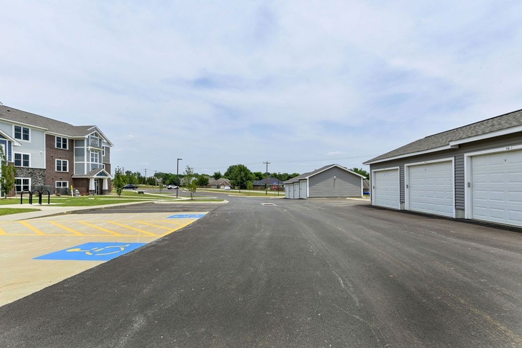Garages at The Grove Apartment Homes, Lincoln, NE 68512