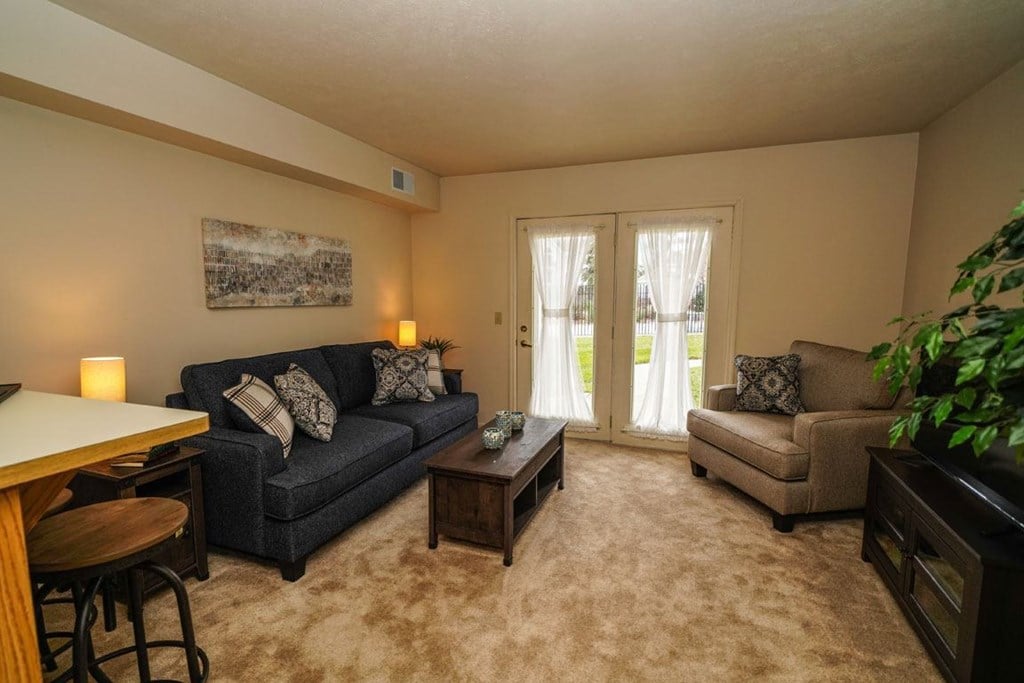 Classic Living Room Design at Gull Prairie/Gull Run Apartments and Townhomes, Kalamazoo, MI, 49048