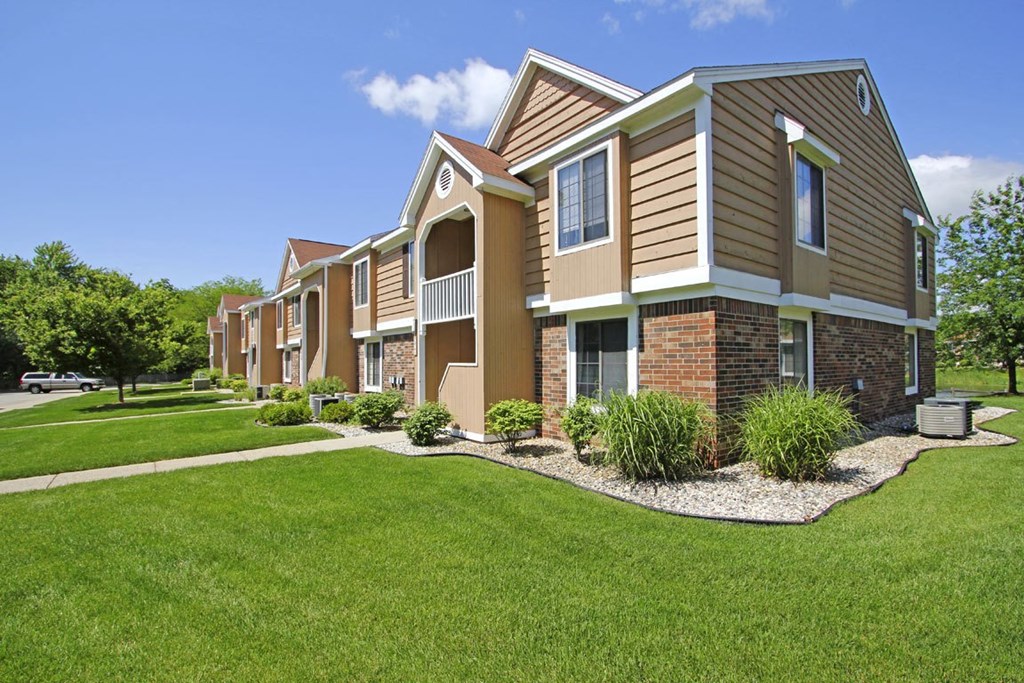 Exterior of Apartments at Hampton Lakes Apartments, Walker, 49534