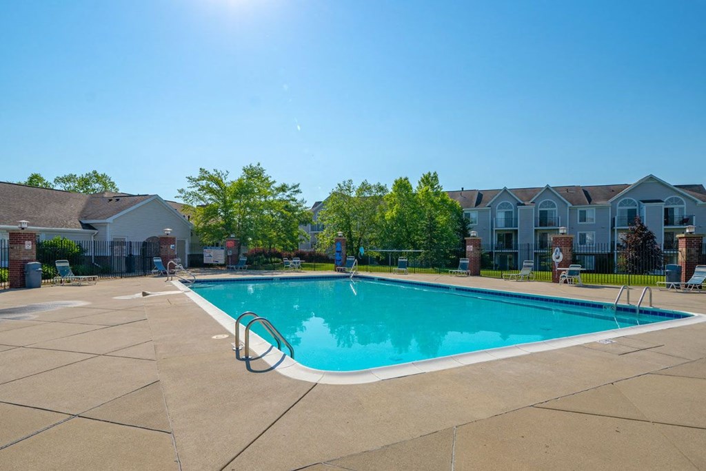 Huge Sundeck and Sparkling Pool at Heatherwood Apartments, Grand Blanc