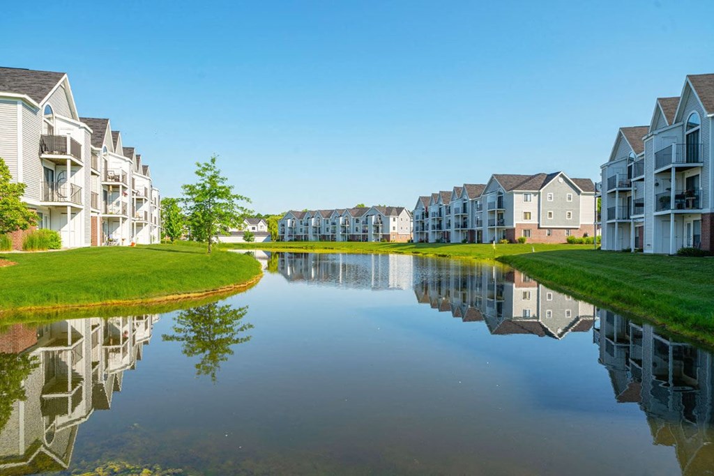Amazing Pond Views at Heatherwood Apartments, Grand Blanc