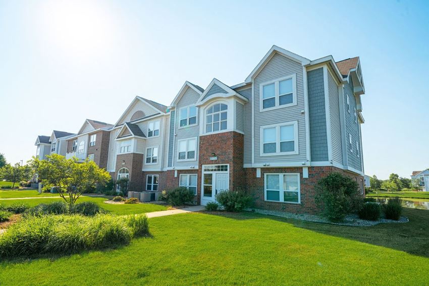 Quality Constructed Homes Quality Constructed Homes at Heatherwood Apartments, Grand Blanc, Michigan