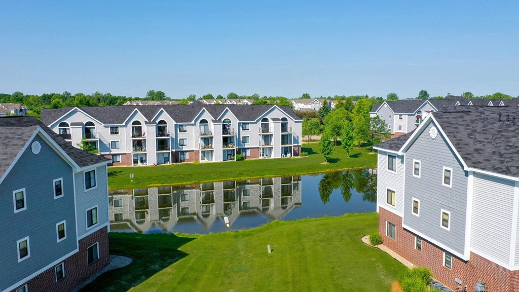 Scenic Grounds with Ponds at Heatherwood Apartments, Grand Blanc