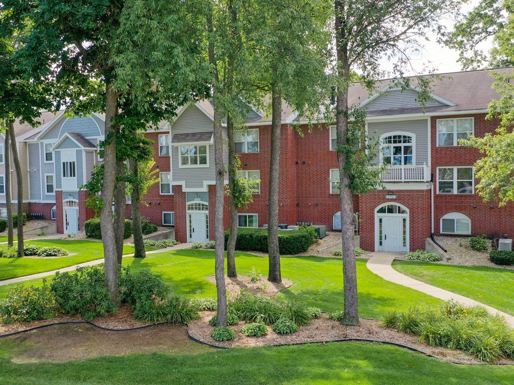 Green Space Walking Trails at The Highlands Apartments, Elkhart, 46514