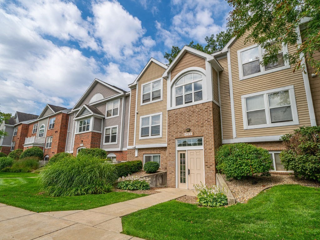 Expert Landscaping at The Highlands Apartments, Indiana, 46514