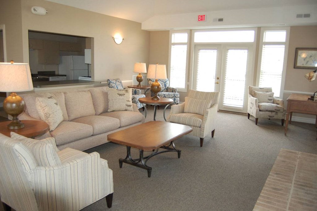 Contemporary Lounge Area at Hunters Pond Apartment Homes, Champaign, Illinois
