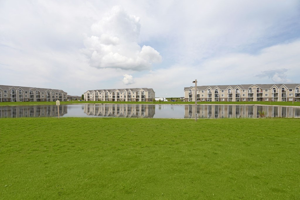 Green Outdoor Views at Hunters Pond Apartment Homes, Illinois, 61820