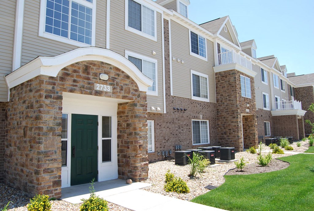 Professionally Maintained Apartments at Hunters Pond Apartment Homes, Champaign, 61820