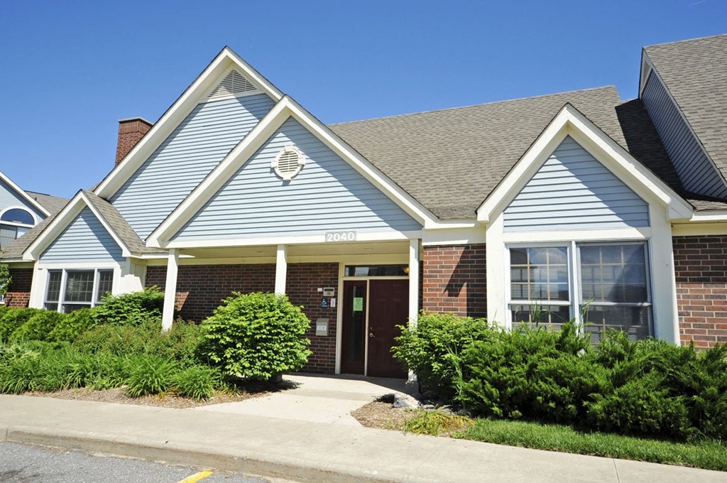 Leasing Office at Huntington Cove Apartments, Merrillville, IN, 46410