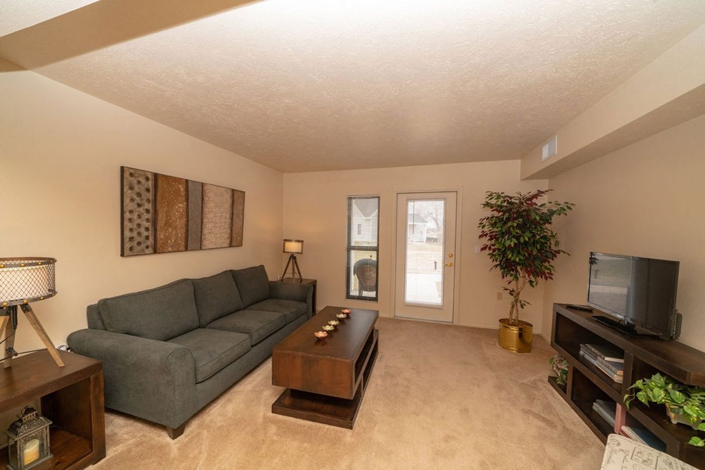 Indian Lakes Apartments is a similar property to River Pointe Apartments located in Mishawaka