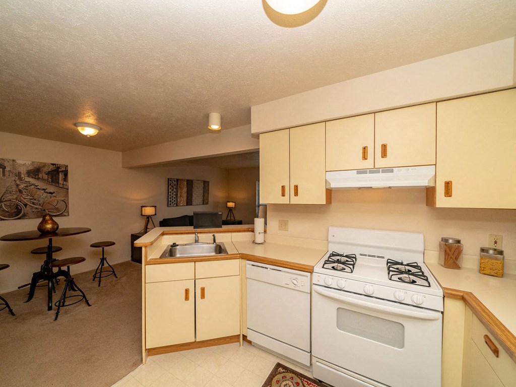 Mishawaka Homes for Rent | Indian Lakes Apartments | Photos