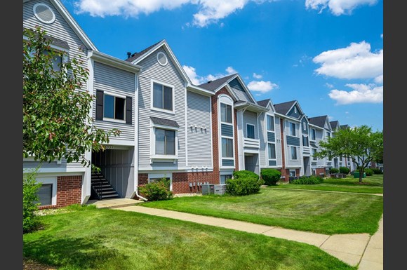 Indian Lakes Apartments, 5726 Seneca Drive, Mishawaka, IN - RENTCafé