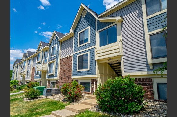 Indian Lakes Apartments, 5726 Seneca Drive, Mishawaka, IN - RENTCafé
