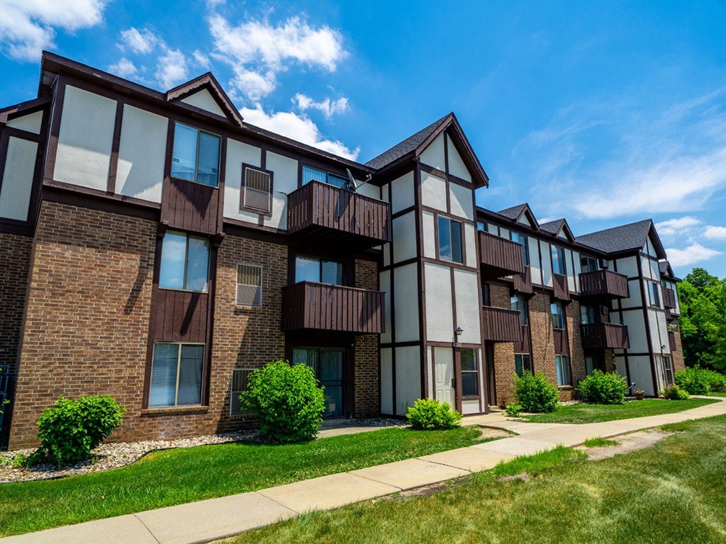 Property View at Irish Hills Apartments, South Bend, IN, 46614