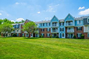 Park-like Grounds at Irish Hills Apartments in South Bend, IN