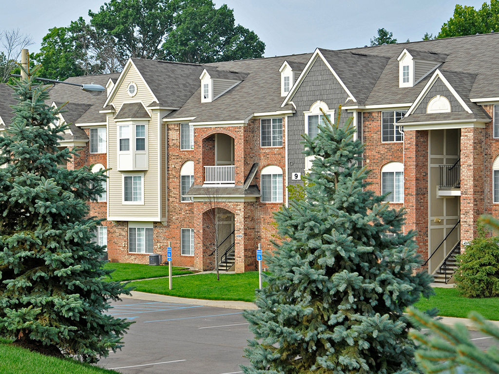 Green Views at LakePointe Apartments, Batavia, Ohio