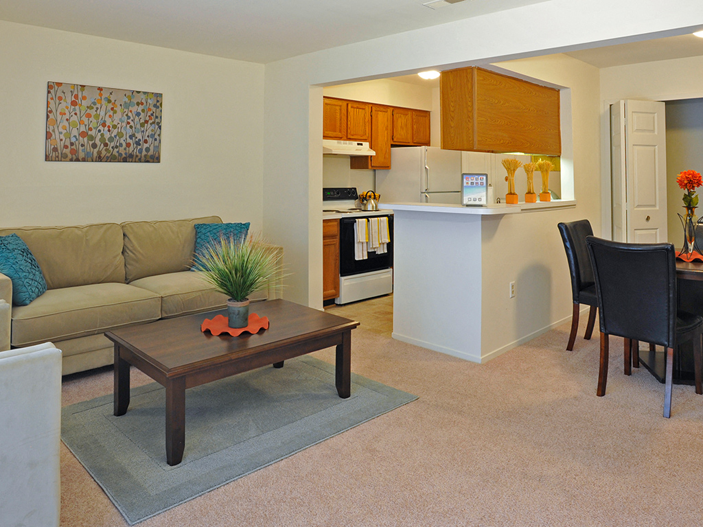 Living Room, Kitchen and Dining Area at LakePointe Apartments, Ohio, 45103