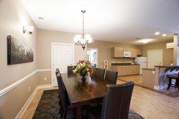 Dining Area In Clubroom at Limestone Creek Apartment Homes, Alabama, 35756 - Photo Gallery 20