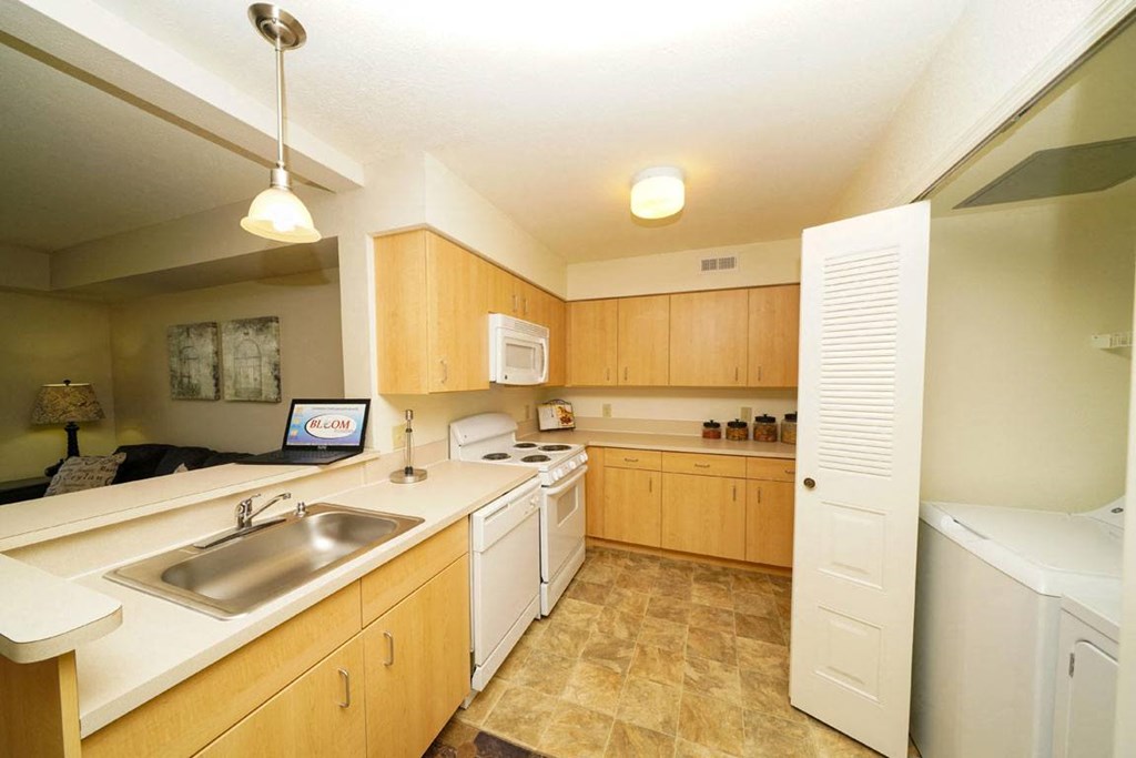 Well Equipped Kitchens at Limestone Creek Apartment Homes, Alabama, 35756