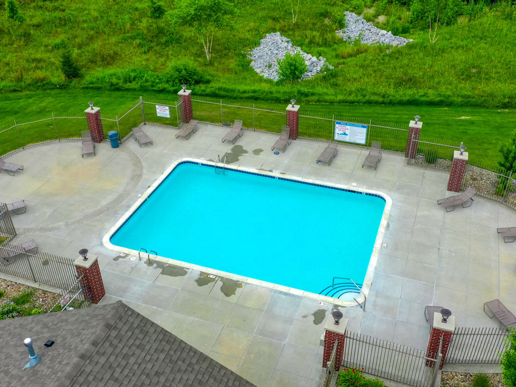 Blue Cool Swimming Pool at Lynbrook Apartment Homes and Townhomes, Elkhorn, NE