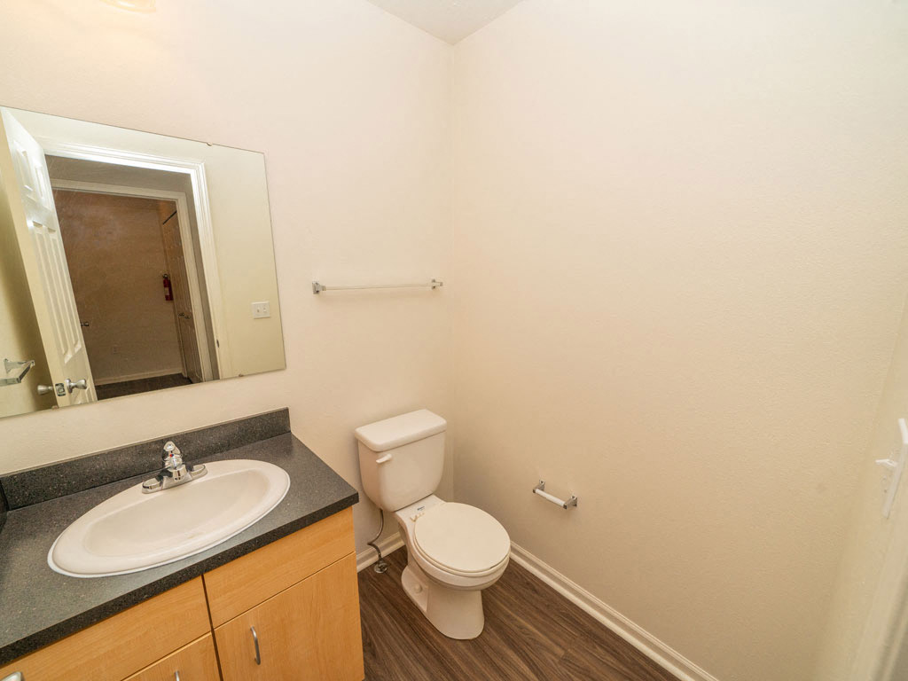 Wash Basin at Lynbrook Apartment Homes and Townhomes, Elkhorn, 68022