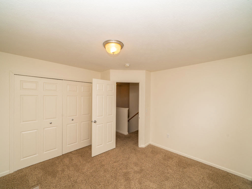 Plush Carpeting at Lynbrook Apartment Homes and Townhomes, Elkhorn