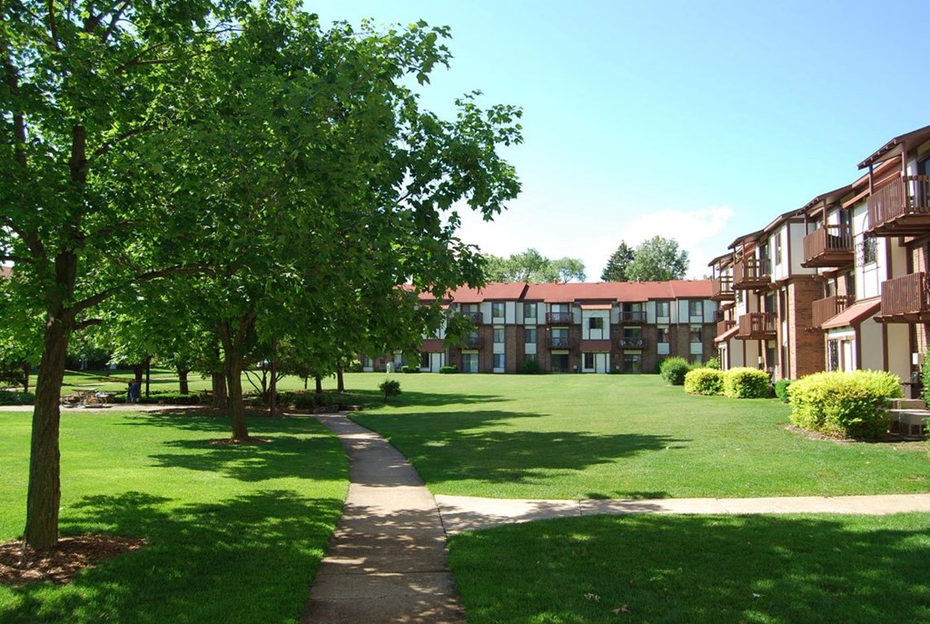 Nice, Large Courtyard at Madeira Apartments, Kalamazoo, MI, 49001