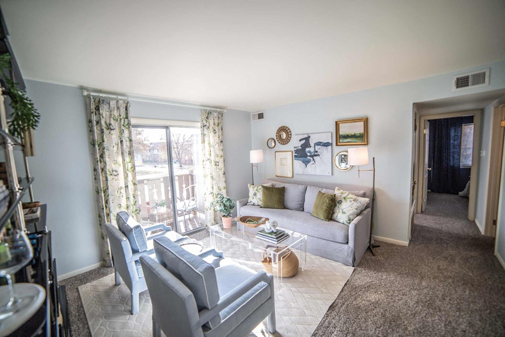 living room in a bedroom plus den unit. at Pheasant Run, Lafayette, IN, 47909