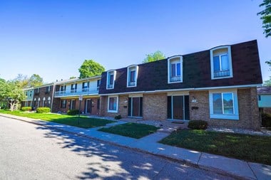 Well Maintained Buildings at Mount Royal Townhomes, Kalamazoo, Michigan