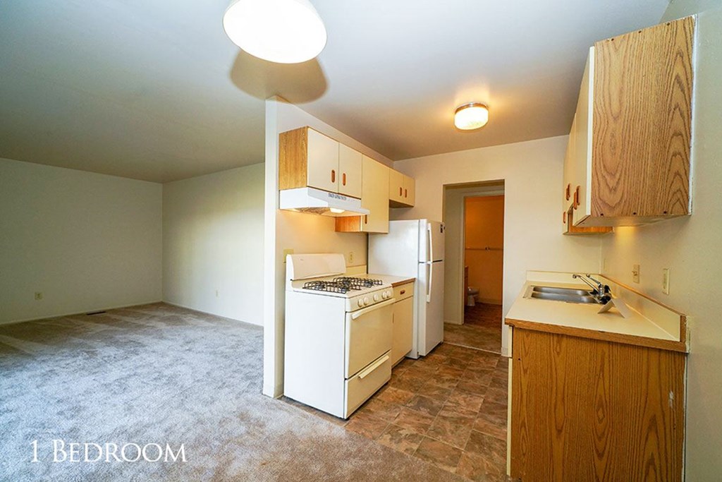Living Area/Kitchen at Mount Royal Townhomes, Kalamazoo
