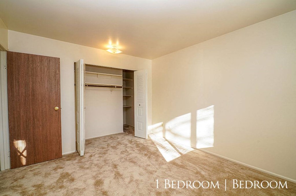 Large Closet in Bedroom with Shelving at Mount Royal Townhomes, Kalamazoo, MI, 49009