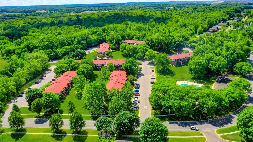 Lush Green Surroundings at Old Farm Apartments, Elkhart, 46517