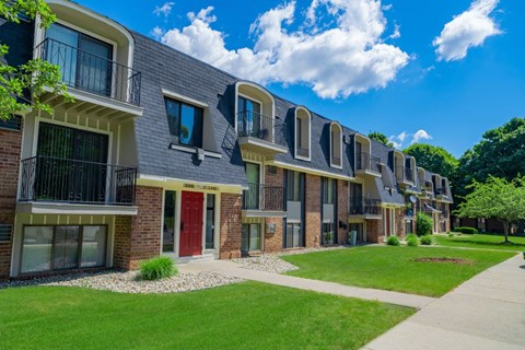 Nice Lawn Spaces at Old Farm Apartments, Indiana, 46517