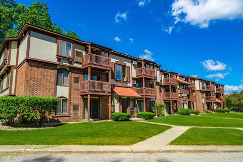 Welcoming Walkways at Old Farm Apartments, Elkhart, 46517