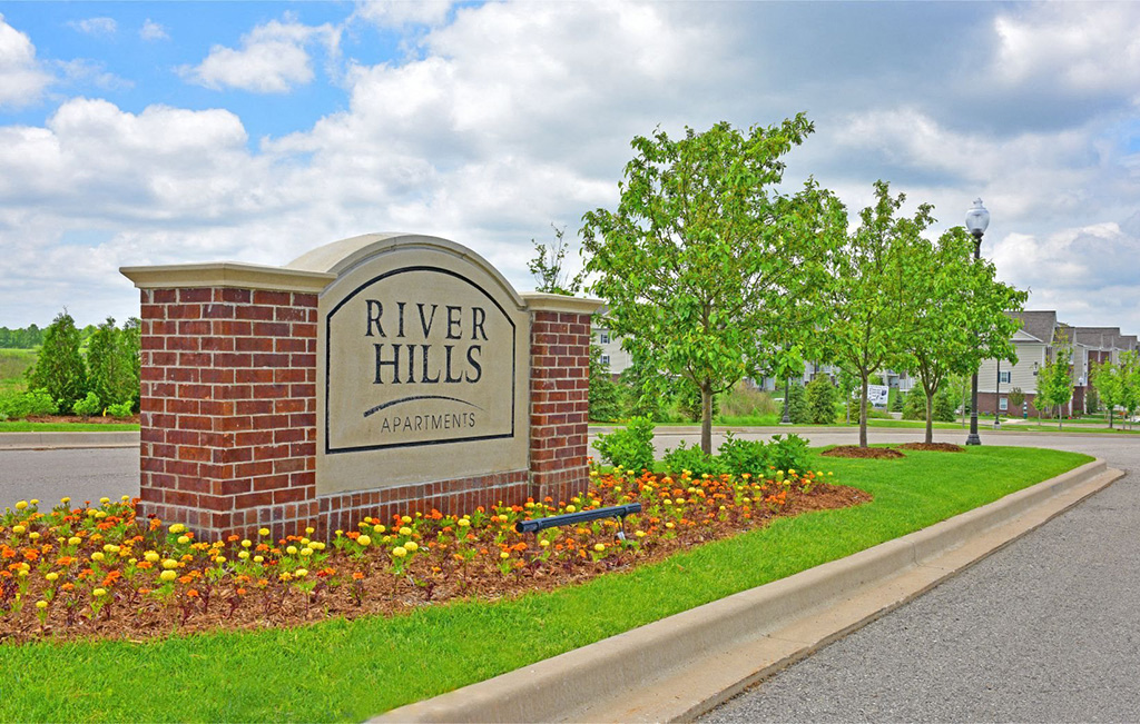 Property Entrance Sign at River Hills Apartments, Fond du Lac