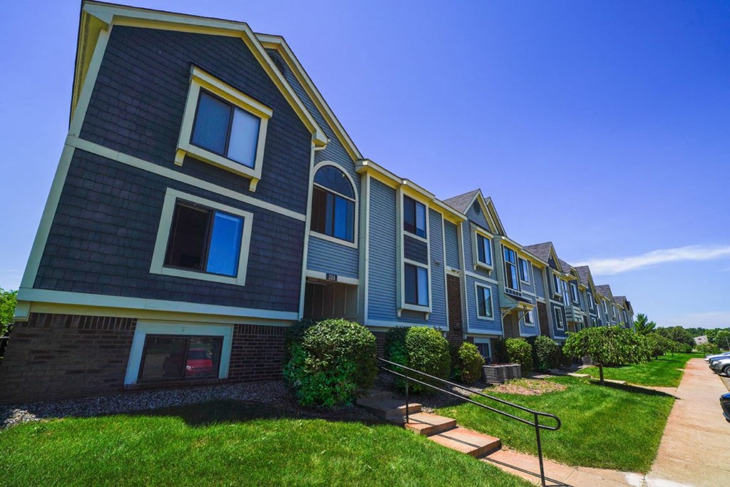 Non Smoking Buildings at Pine Knoll Apartments, Michigan, 49014