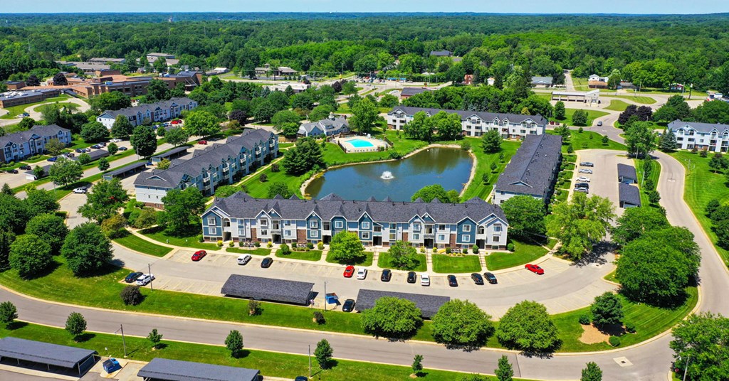 Pond View at Pine Knoll Apartments, Battle Creek, MI
