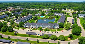 Pond View Pond View at Pine Knoll Apartments, Battle Creek, MI - Photo Gallery 2