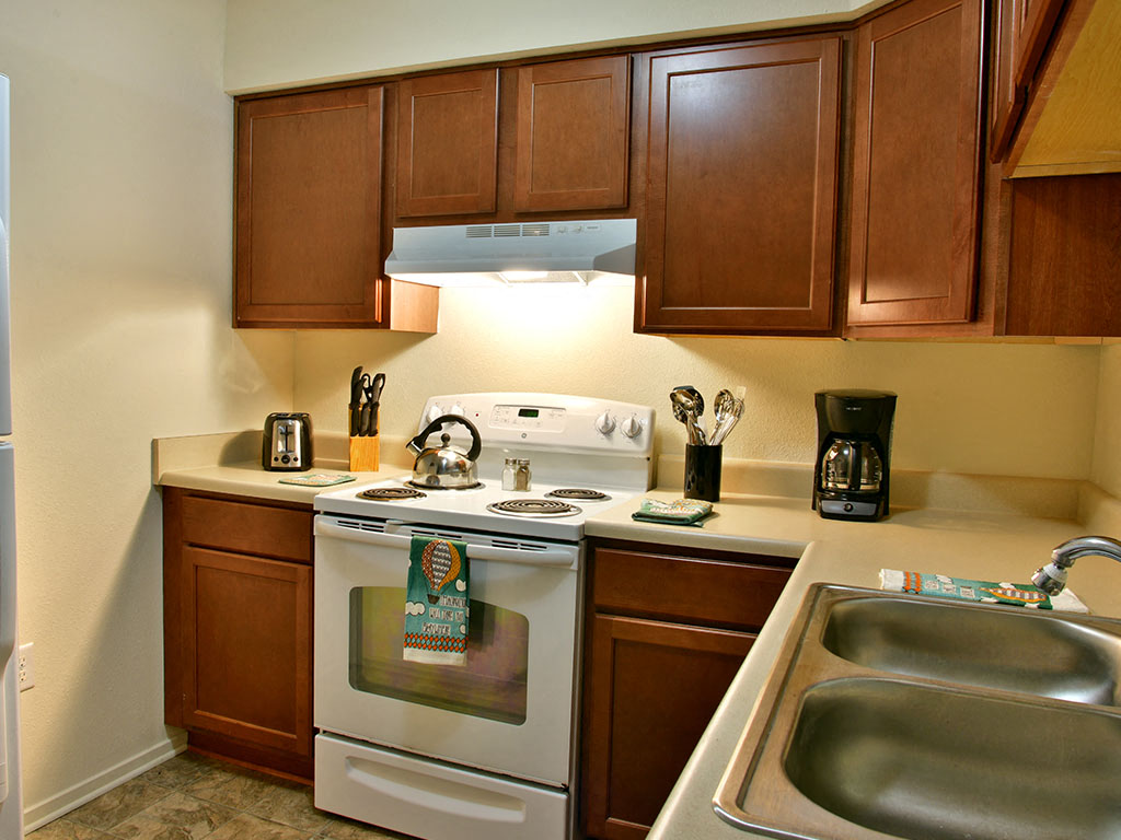 Kitchen at Prairie Lakes Apartments, Peoria