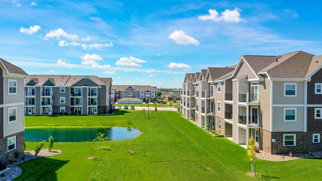 Lush Green Outdoor Spaces at The Reserve at Destination Pointe, Grimes, 50111