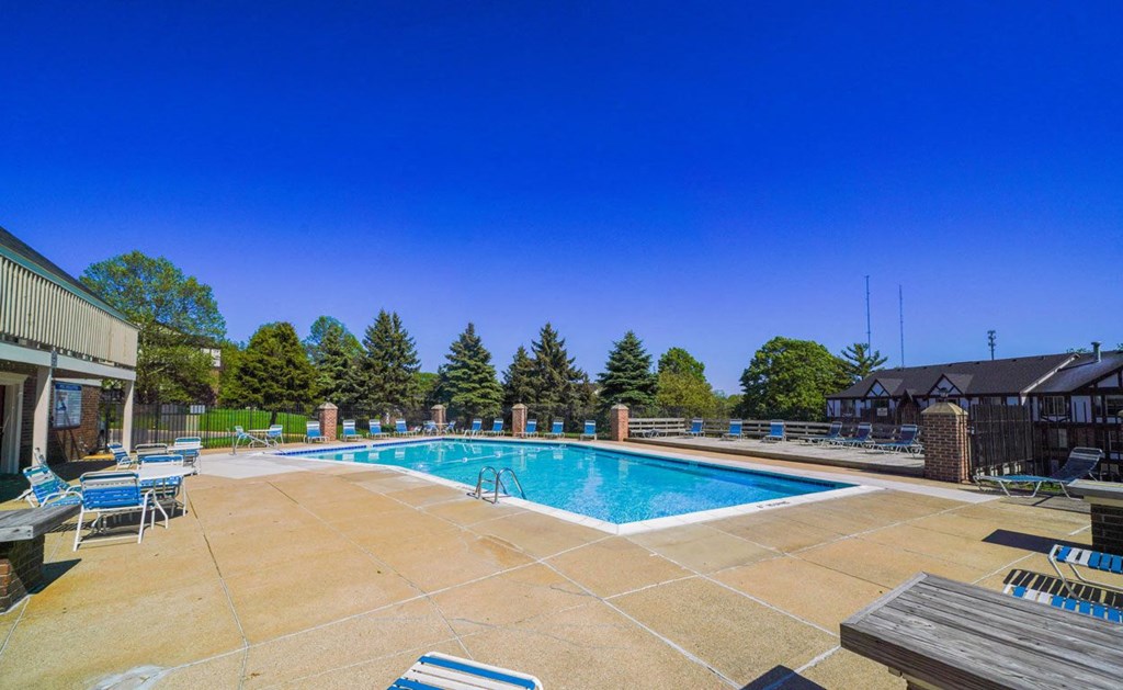 Access to Pool and Sundeck with Wi Fi at Seville Apartments, Kalamazoo