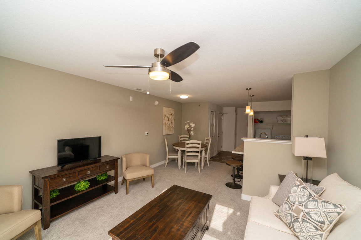 Living Room and Dining Area at Strathmore Apartment Homes, Iowa