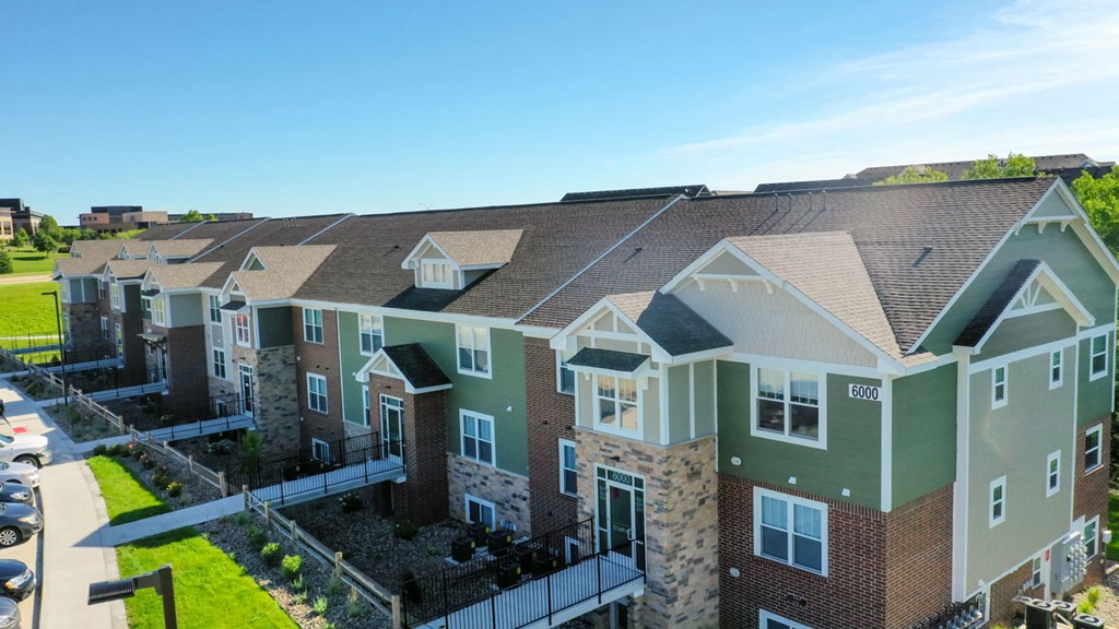 Exterior building view at Strathmore Apartment Homes, West Des Moines, 50266