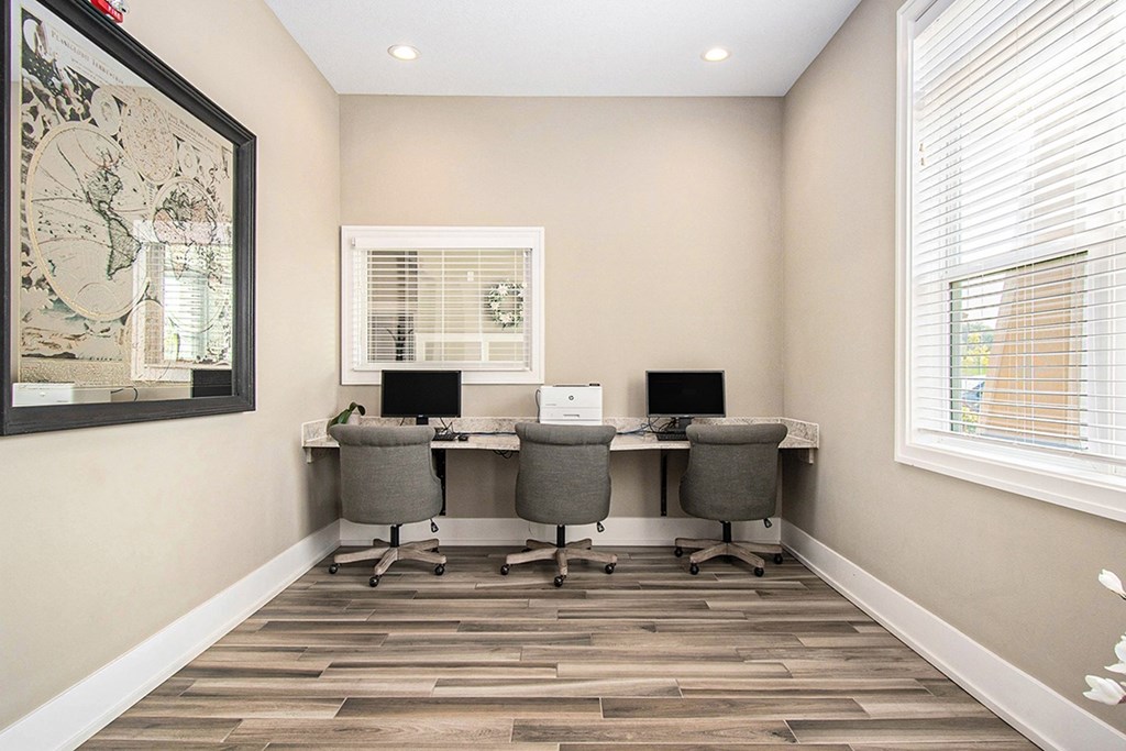 Business Center With Computers at Strathmore Apartment Homes, West Des Moines