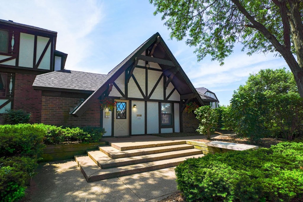 Leasing Office at Swiss Valley Apartments, Wyoming, MI, 49509