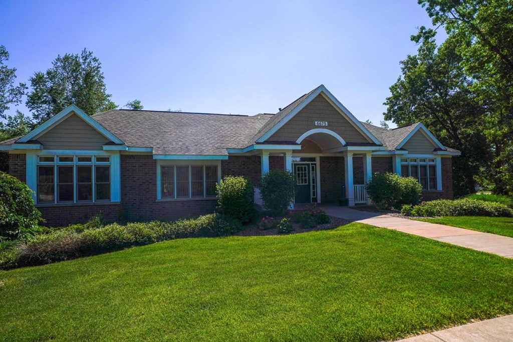 Leasing Office at Tall Oaks Apartment Homes, Michigan, 49009