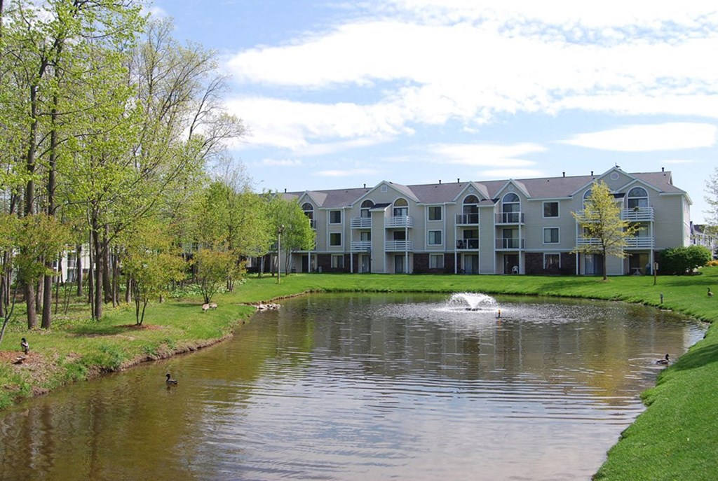 Large Ponds with Fountains at The Crossings Apartments, Grand Rapids, MI