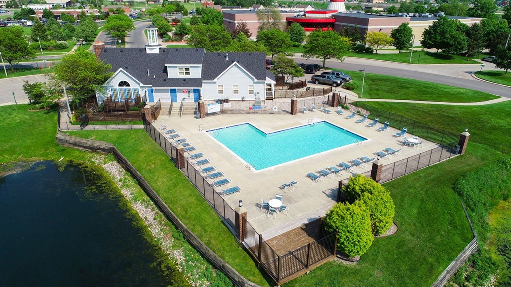 Resort Inspired Pool at The Crossings Apartments, Grand Rapids, MI, 49508