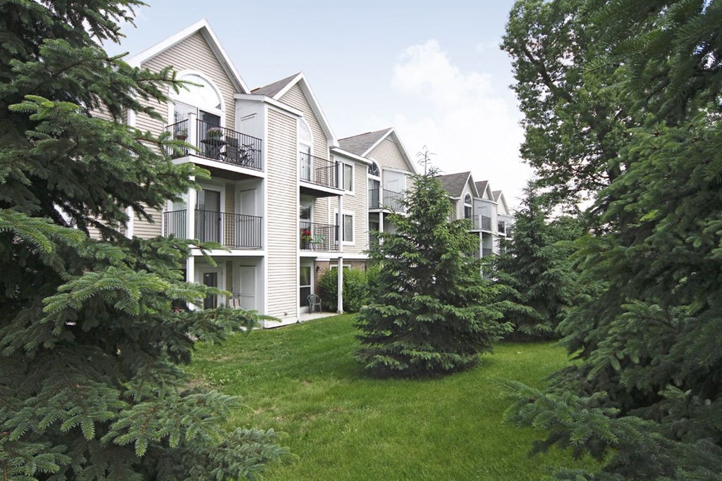 Lush Green Outdoors at The Highlands Apartments, Indiana, 46514