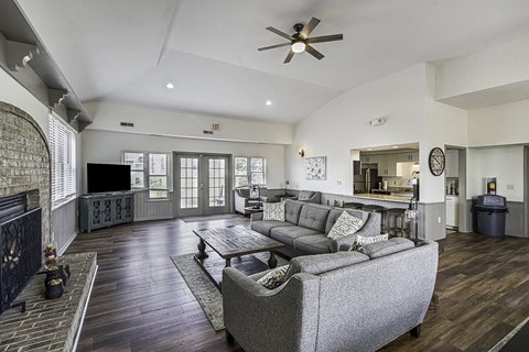 Clubhouse with High Ceilings and Fireplace at Tracy Creek Apartment Homes, Perrysburg, 43551